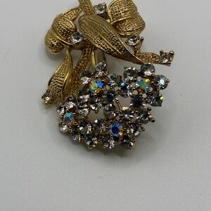 Elegant Vintage Gold and Silver Brooch with Crystals
